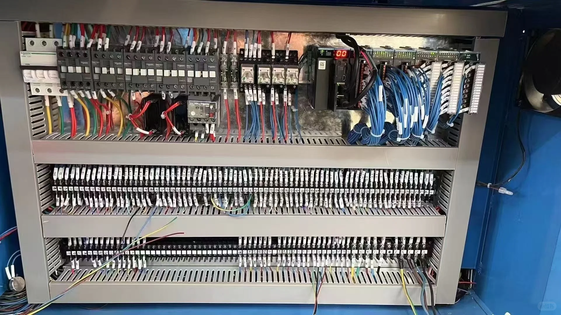 汇川机器人助力扎带机行业