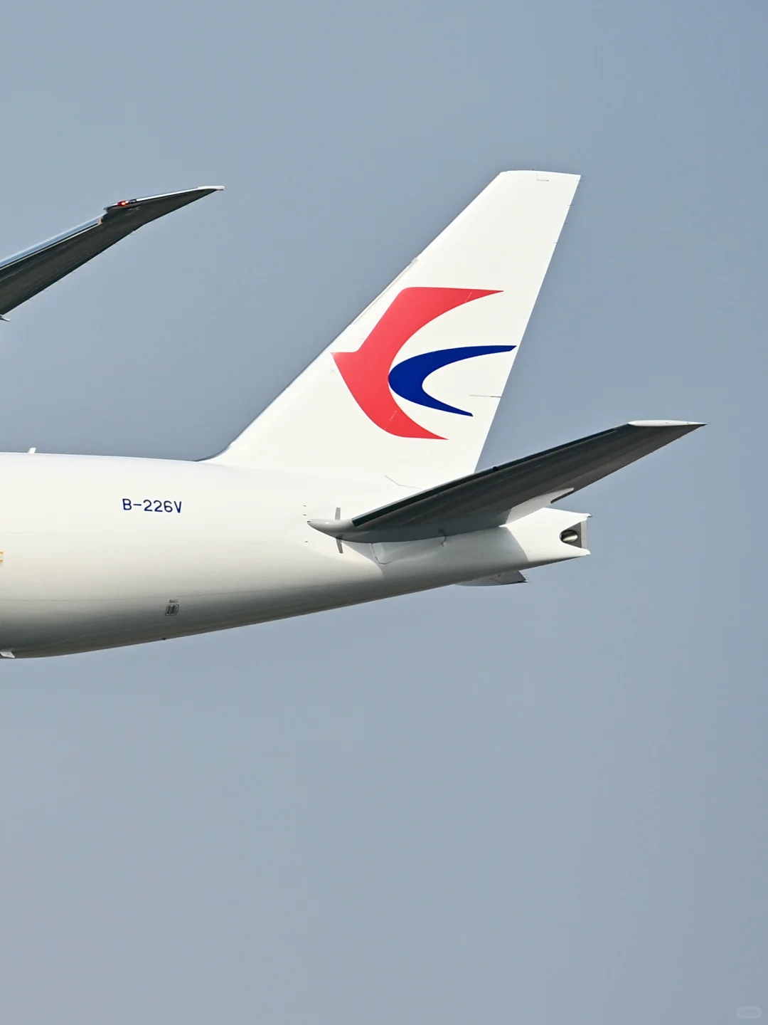 中货航最新接收一架77L落地PVG