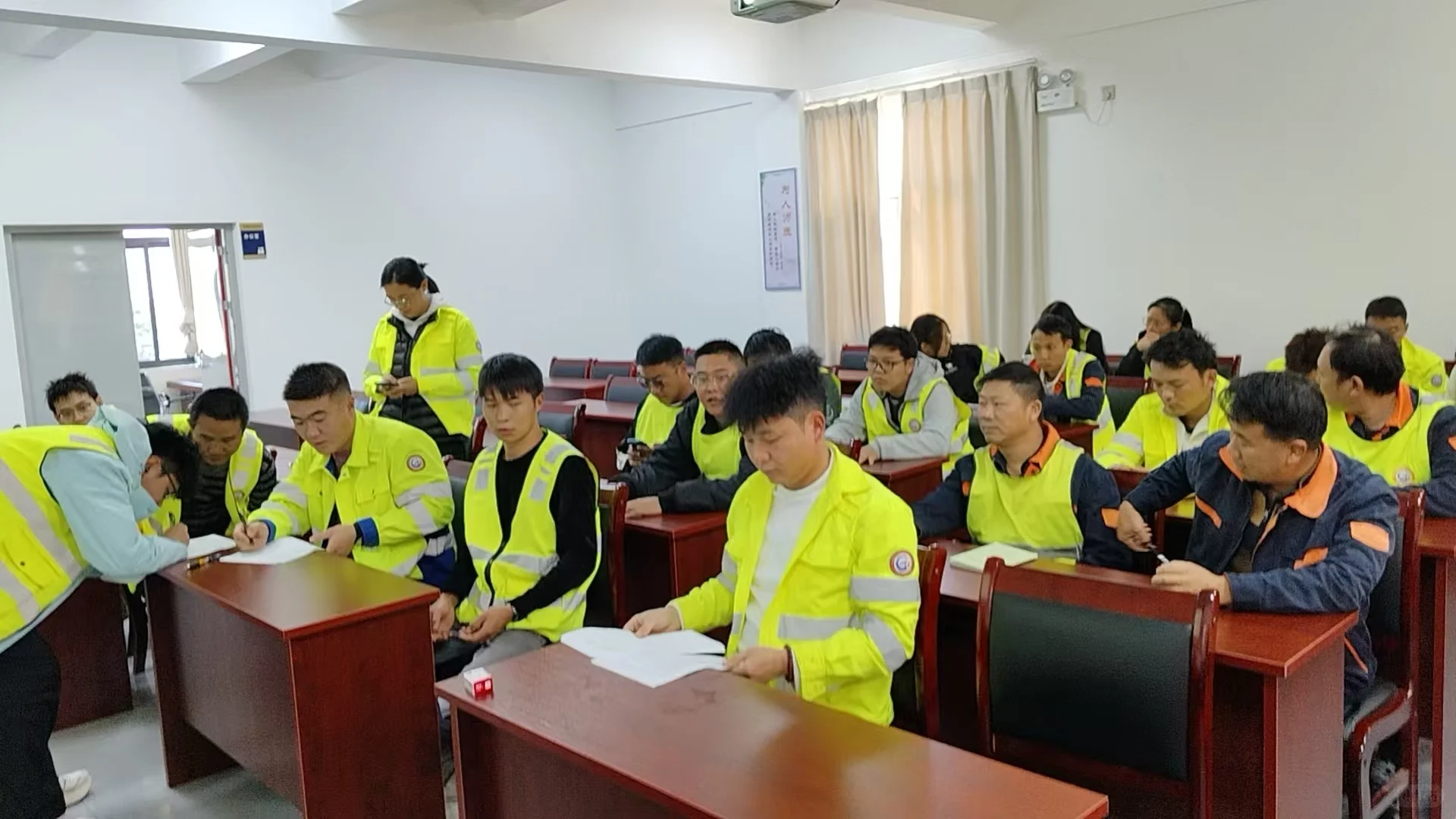 弥勒公路消防课！交通人速收干货