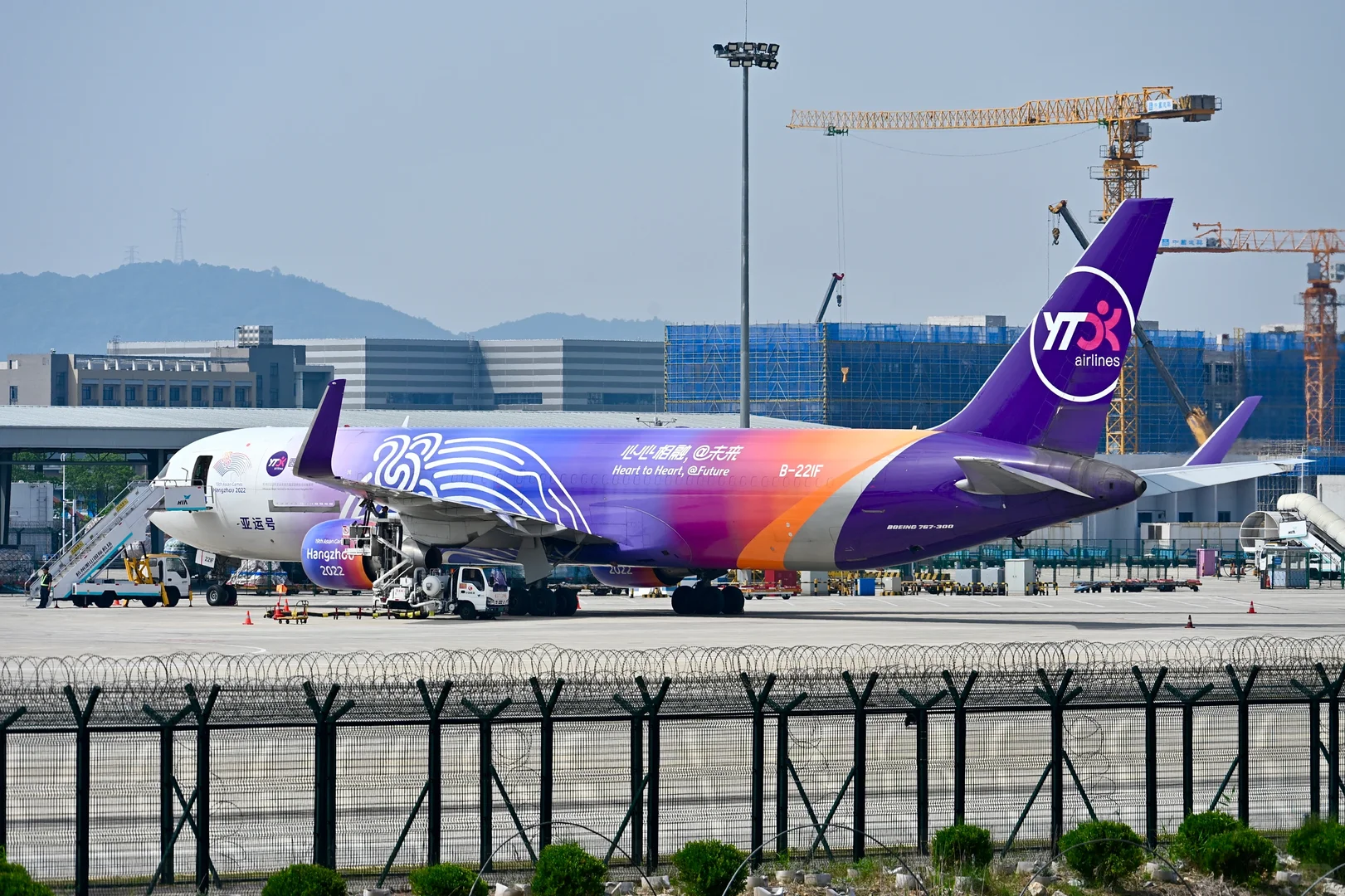 HGH特色之圆通两架亚运元素货机