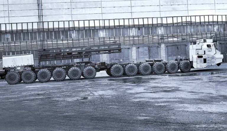 公路列车——МАЗ-7907特种运输车