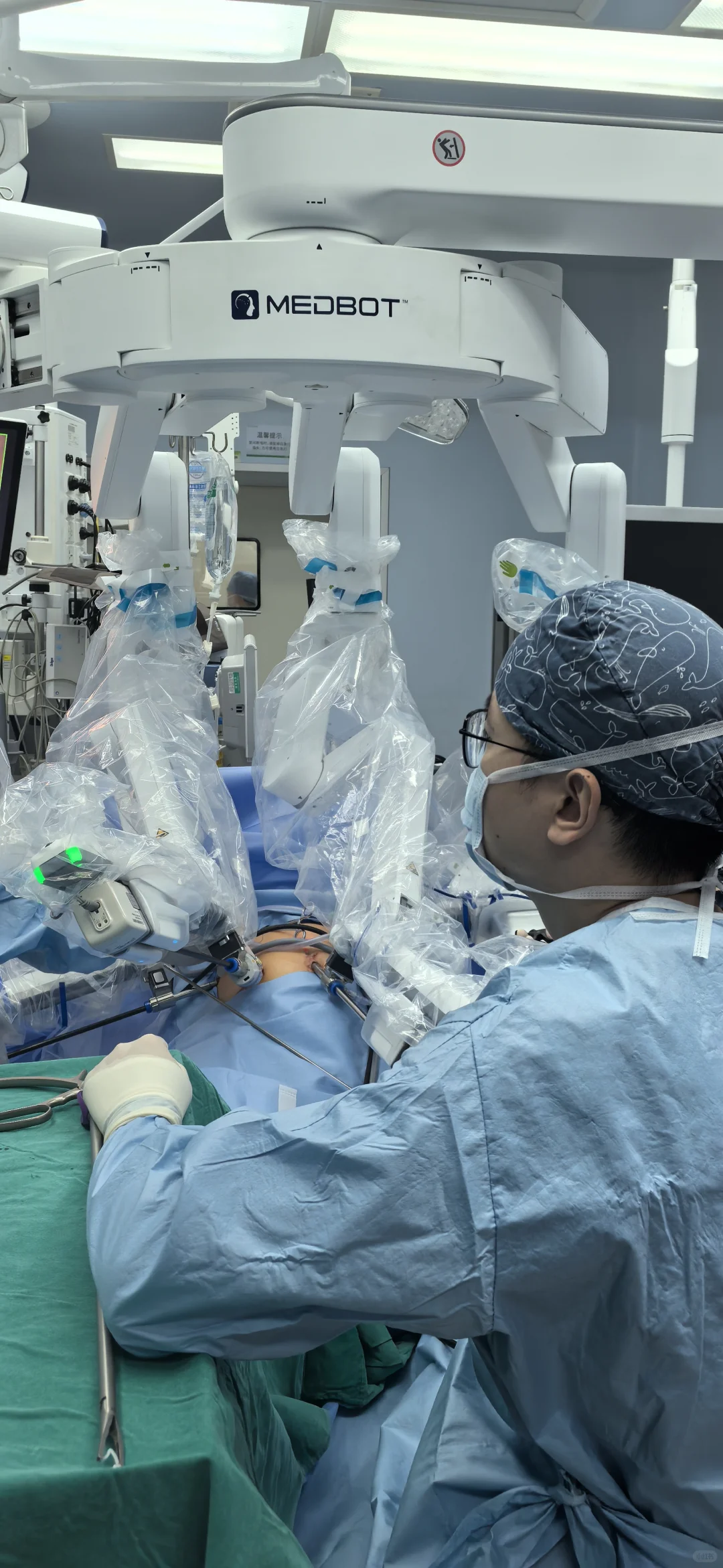 国产手术机器人大步向前，未来可期！