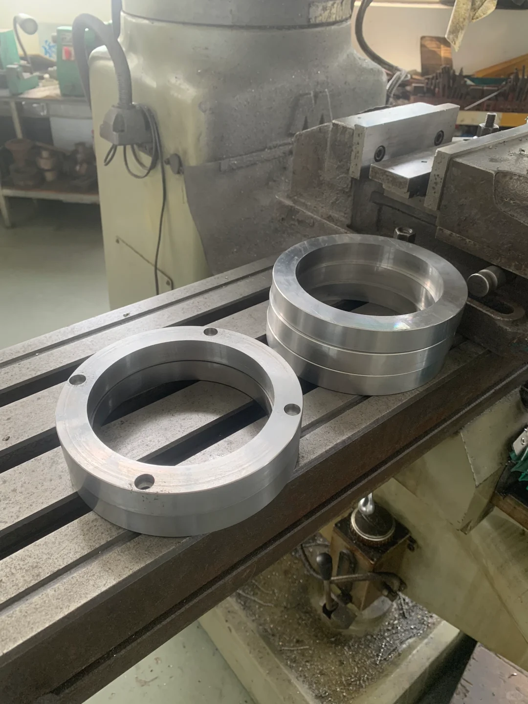 机械加工车床零件加工