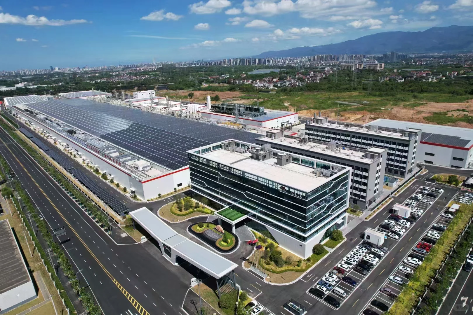 太阳能光伏板工厂