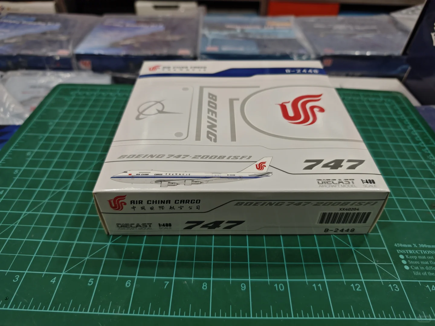 JC1/400新品B-2448国航747-200货机到货′