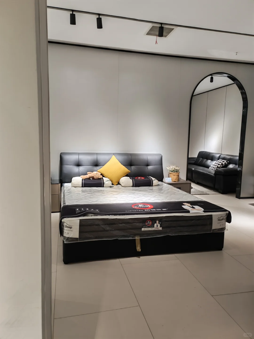 巨汇五楼竟然还有品牌工厂店？太划算了?