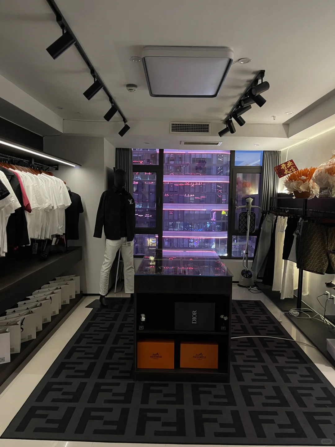 00后在石家庄做服装