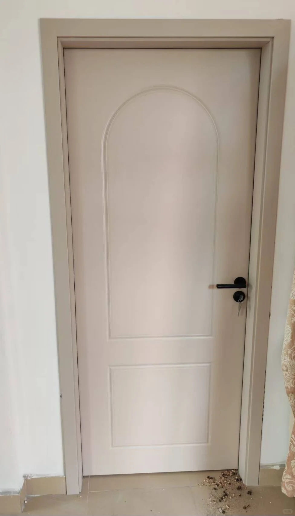 橡木实木烤漆门。白色黑色灰色奶油风