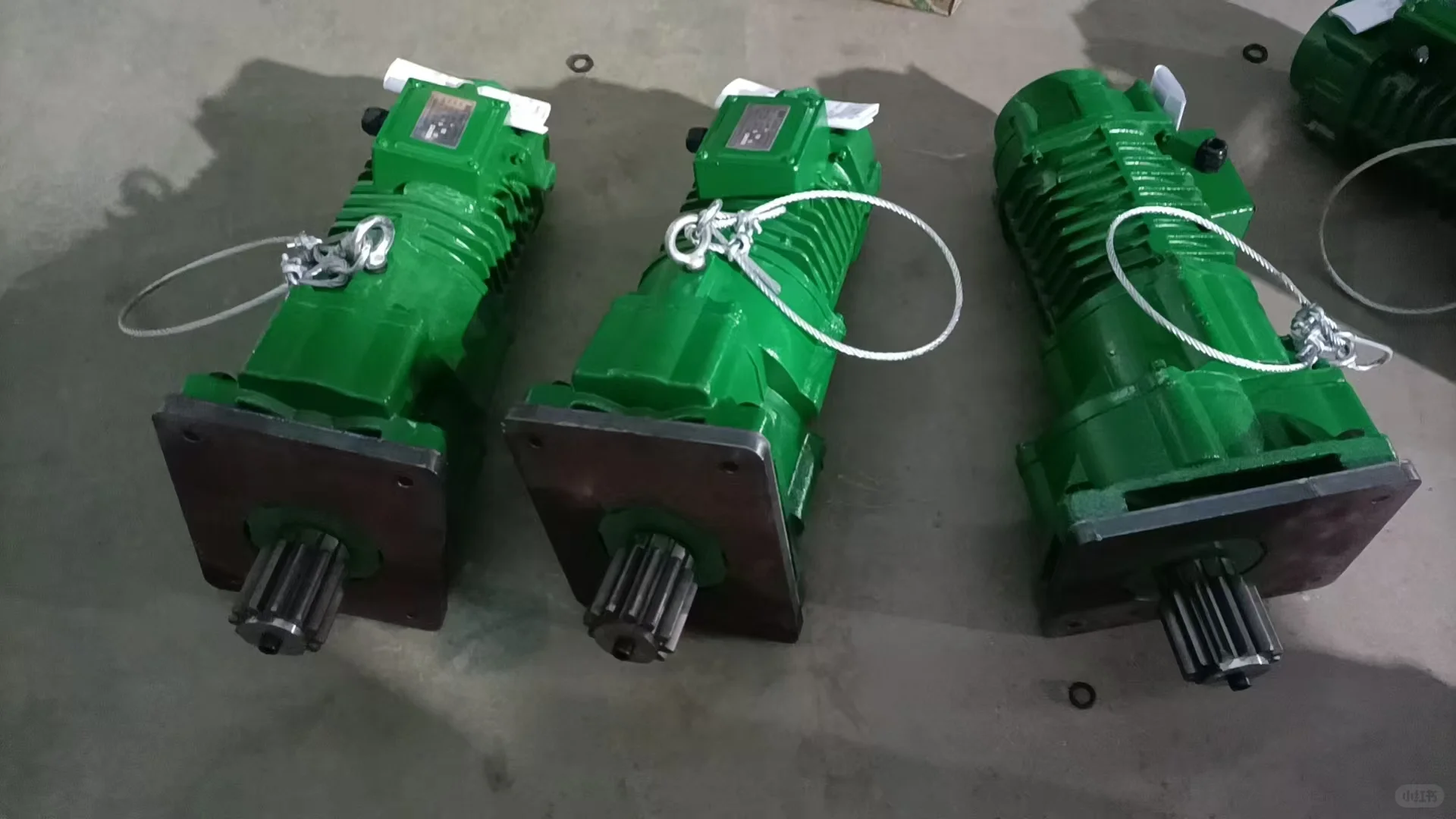 外贸出口起重机械设备配件备件备品。起重机