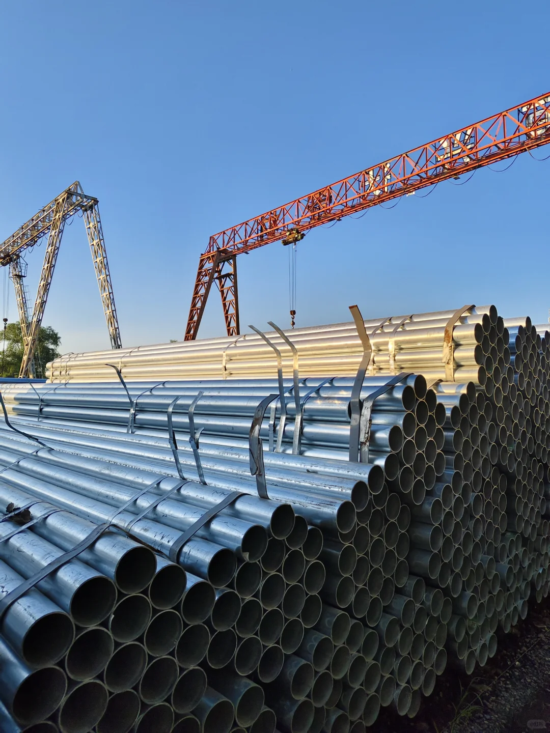 优质钢材，构筑坚固未来。