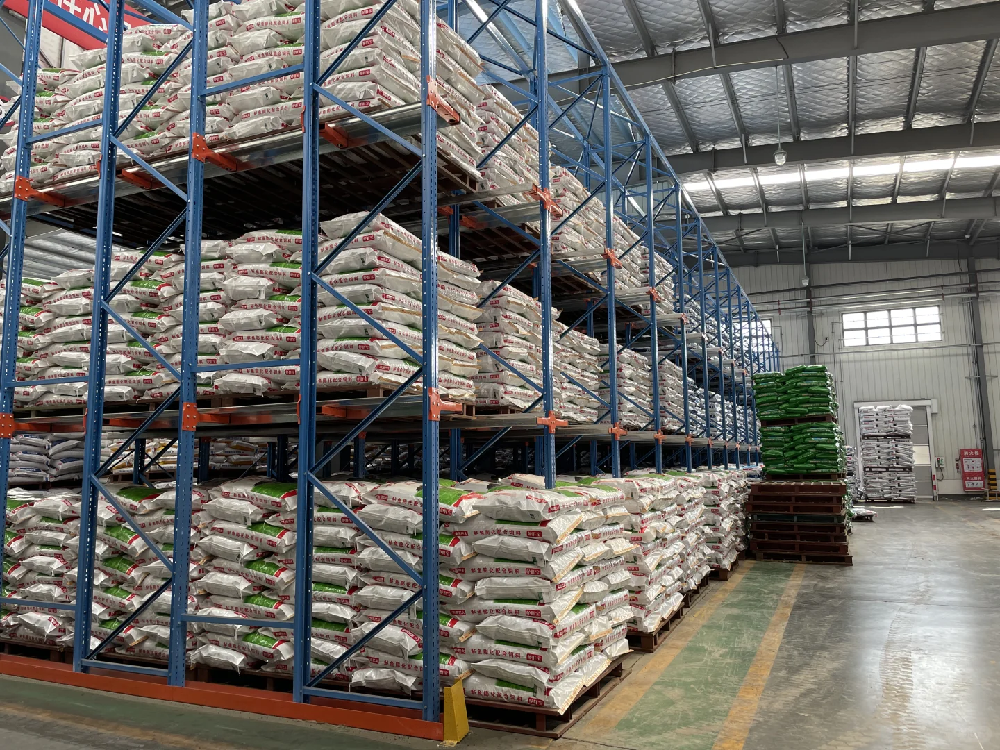 饲料厂家定制货架