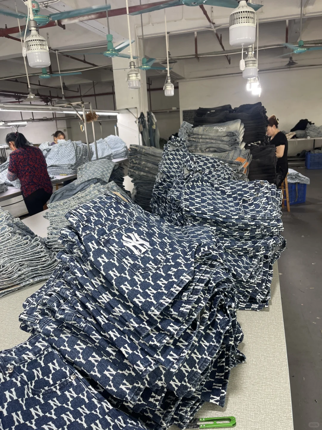 广州专做潮牌的服装加工厂,50件小单可做