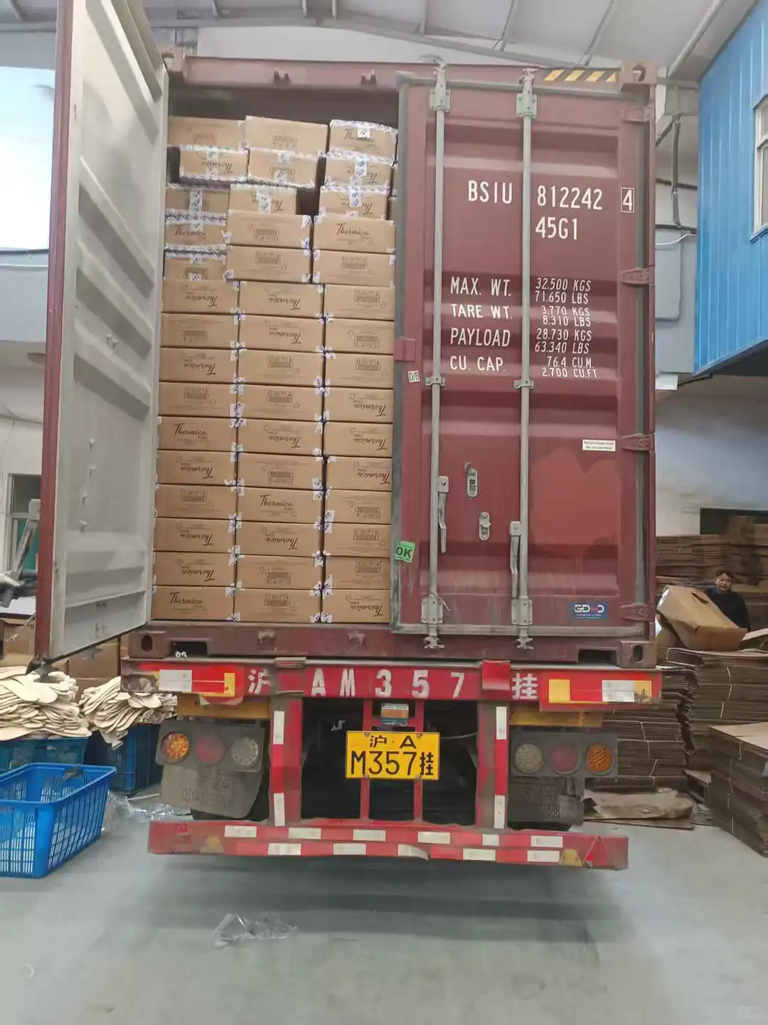 外贸热水袋发货 源头工厂实拍 出口定制厂家