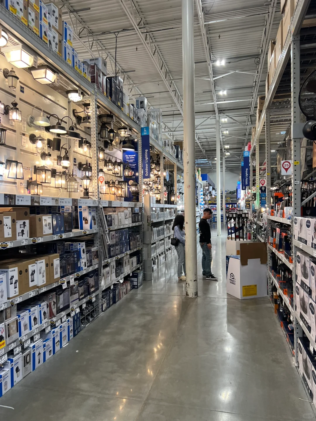 Lowe's home 建材家具市场