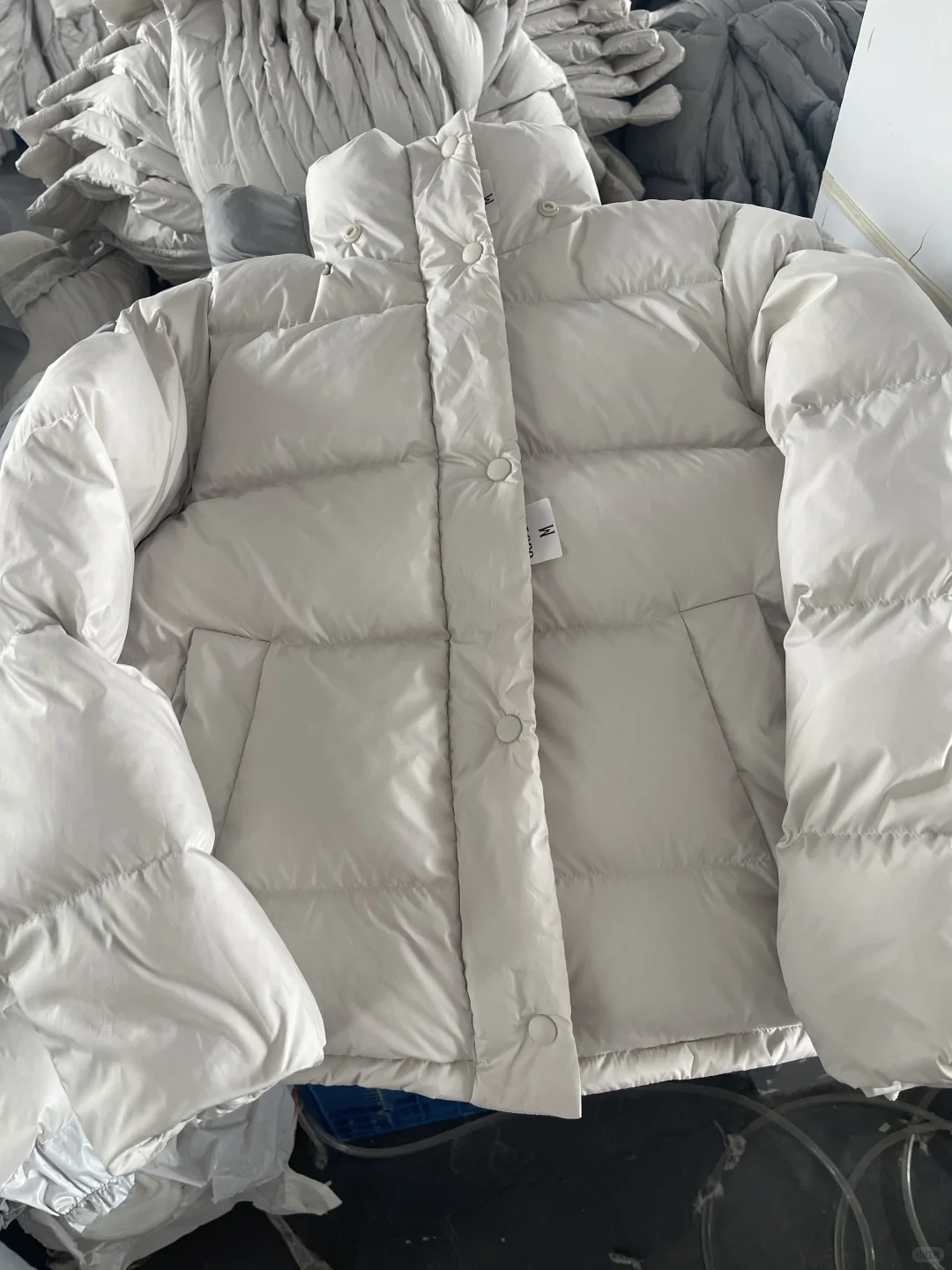 姐妹萌！露系羽绒服工厂实拍live图！快来康康