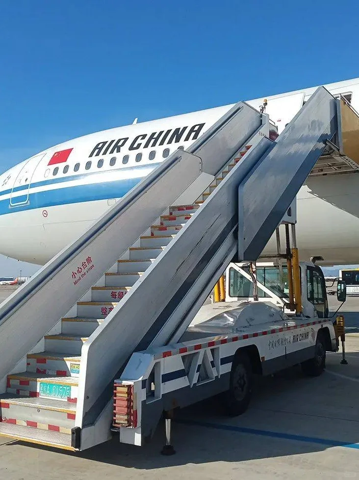 不起眼的飞机拖车，凭什么比劳斯莱斯还贵