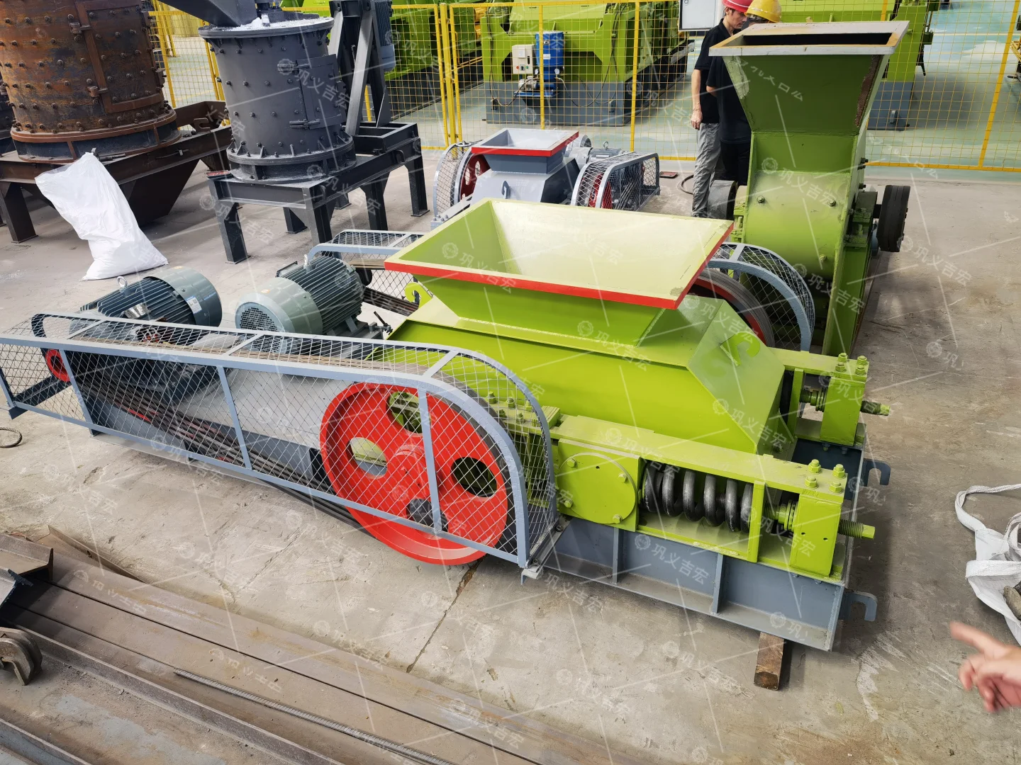 双齿辊破碎机的卓越应用与维护指南