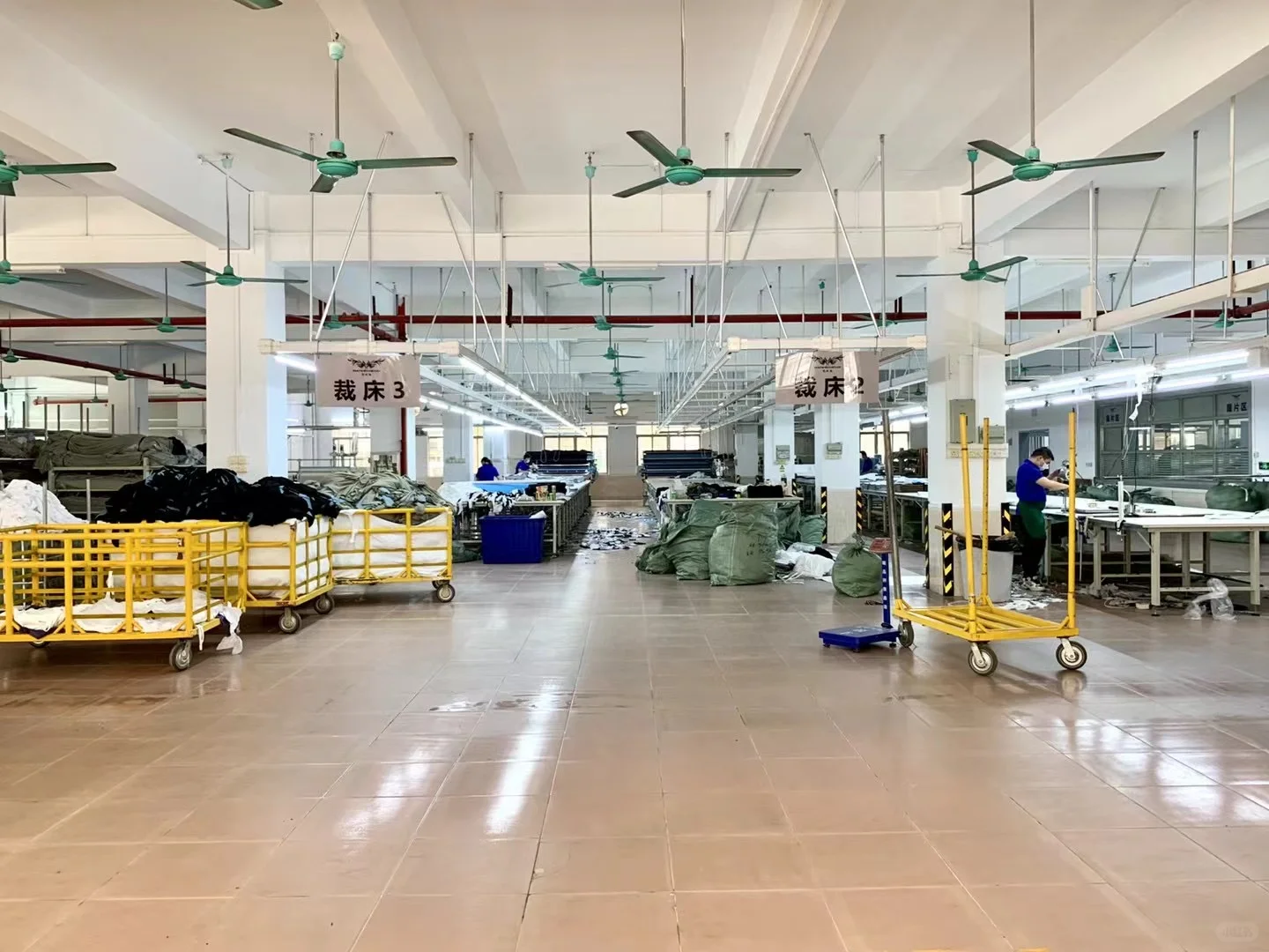 重生之我是服装工厂接班人