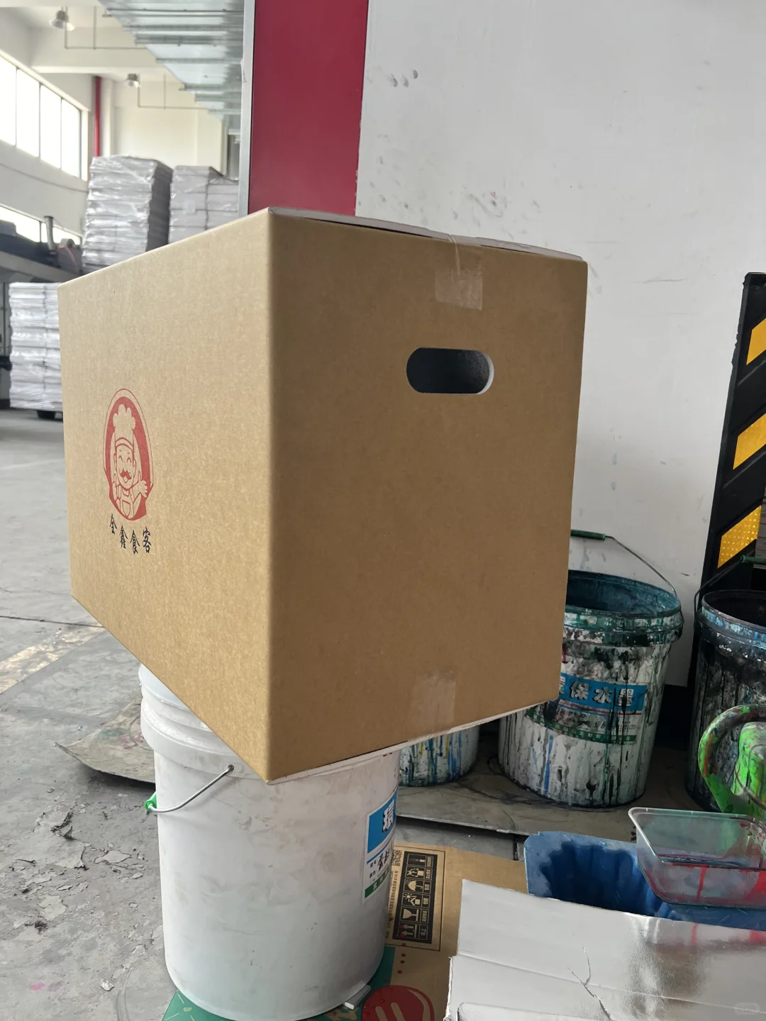 可以循环使用的食品中转保温箱