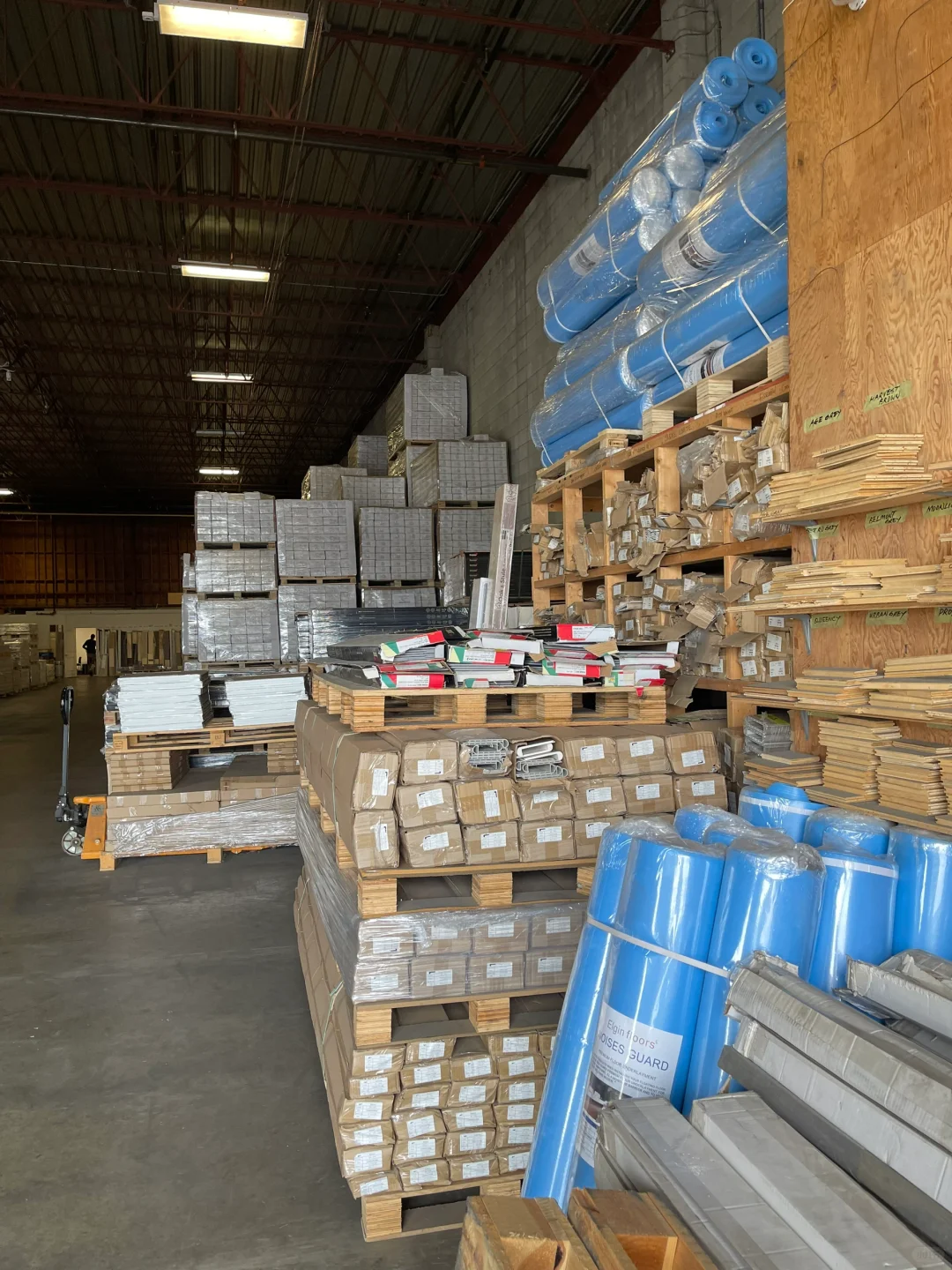 你们看不到的厂家仓库，温哥华选地板的一天