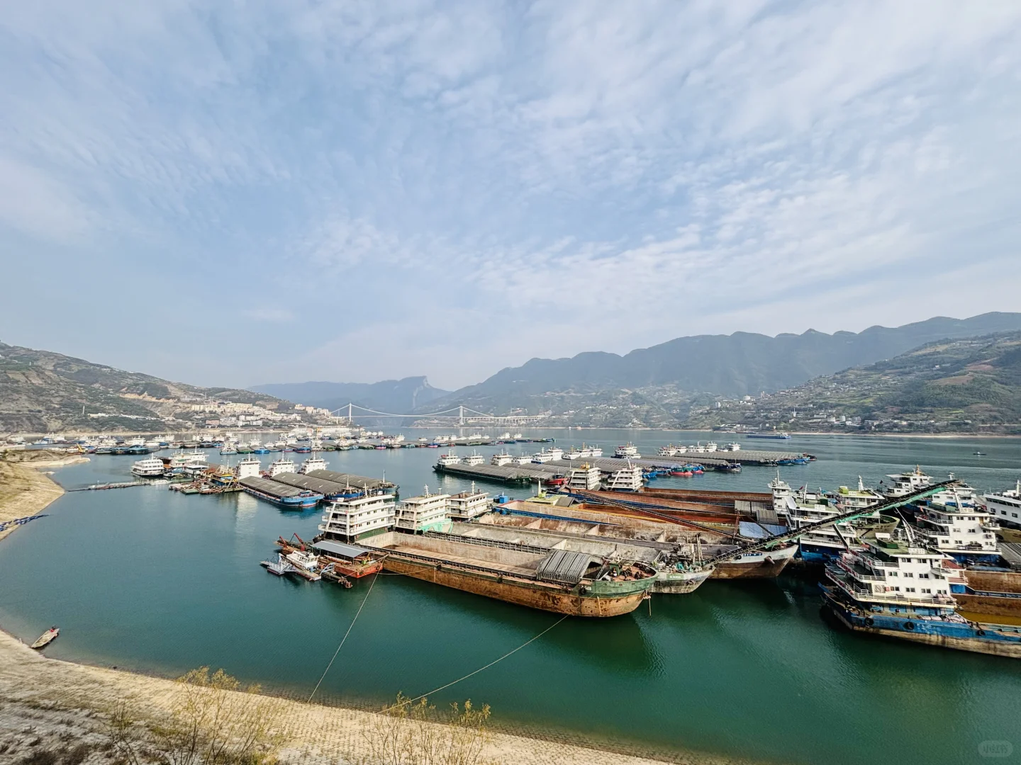 百舸争流 逸兴遄飞 奉节货轮锚地