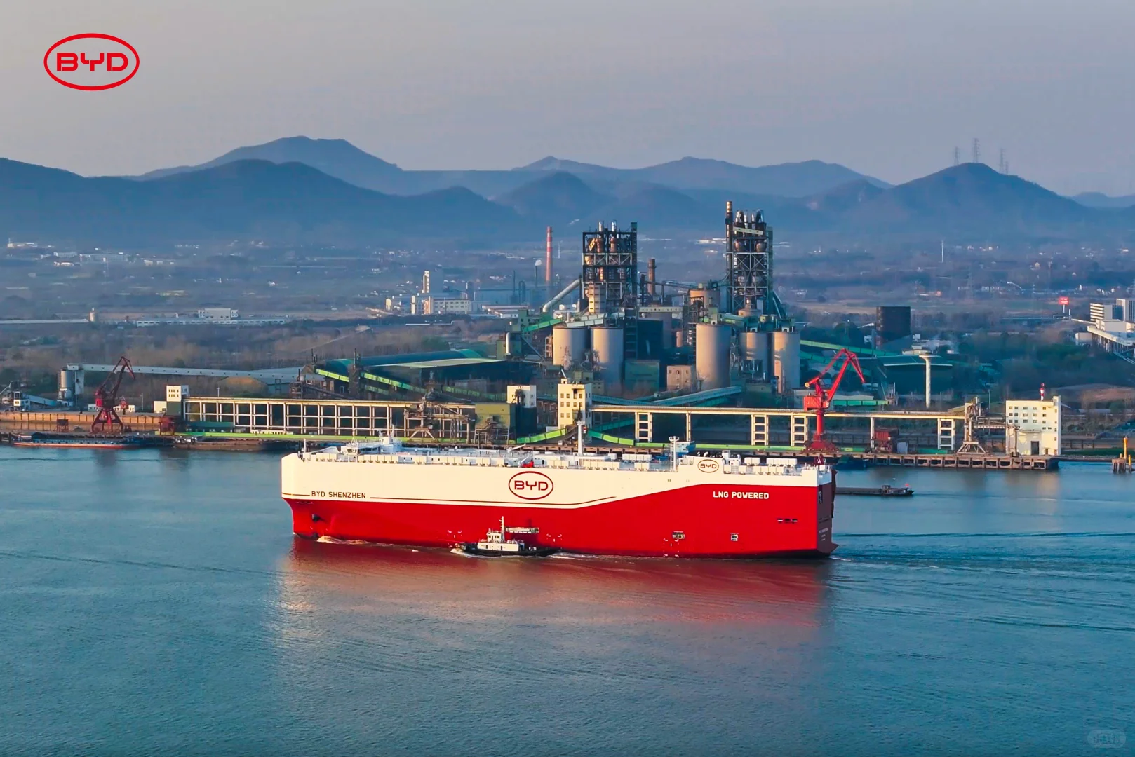 全球最大汽车运输船“深圳号”开启远航