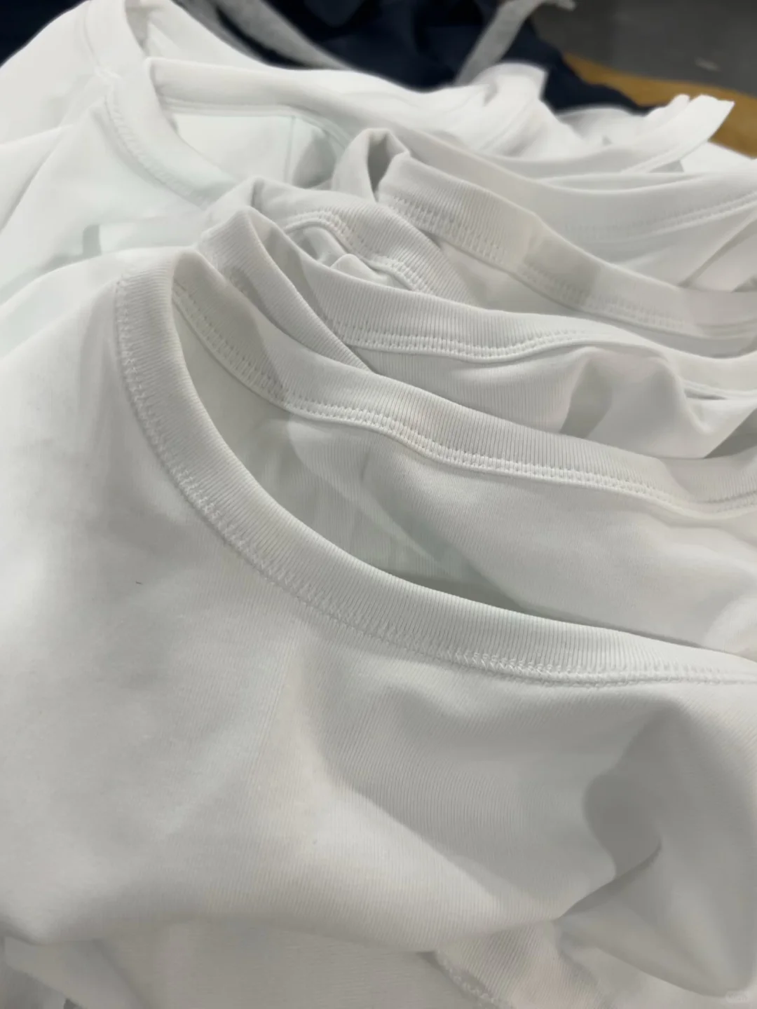 服装这么烂的生意，工厂只能靠卷细节了