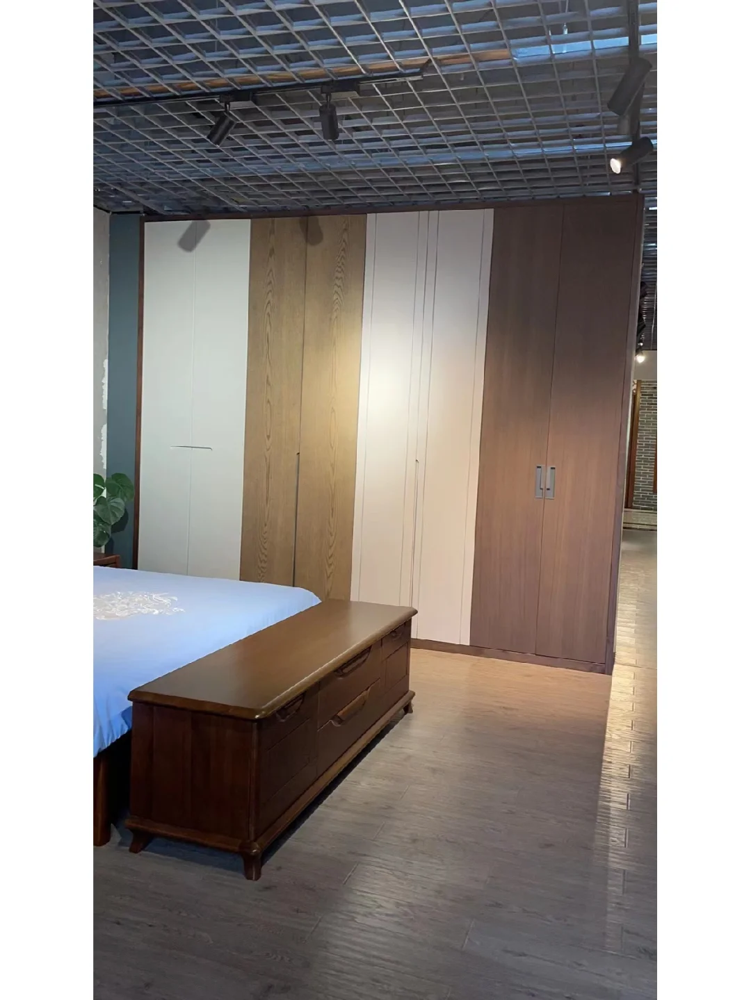 日常逛建材市场