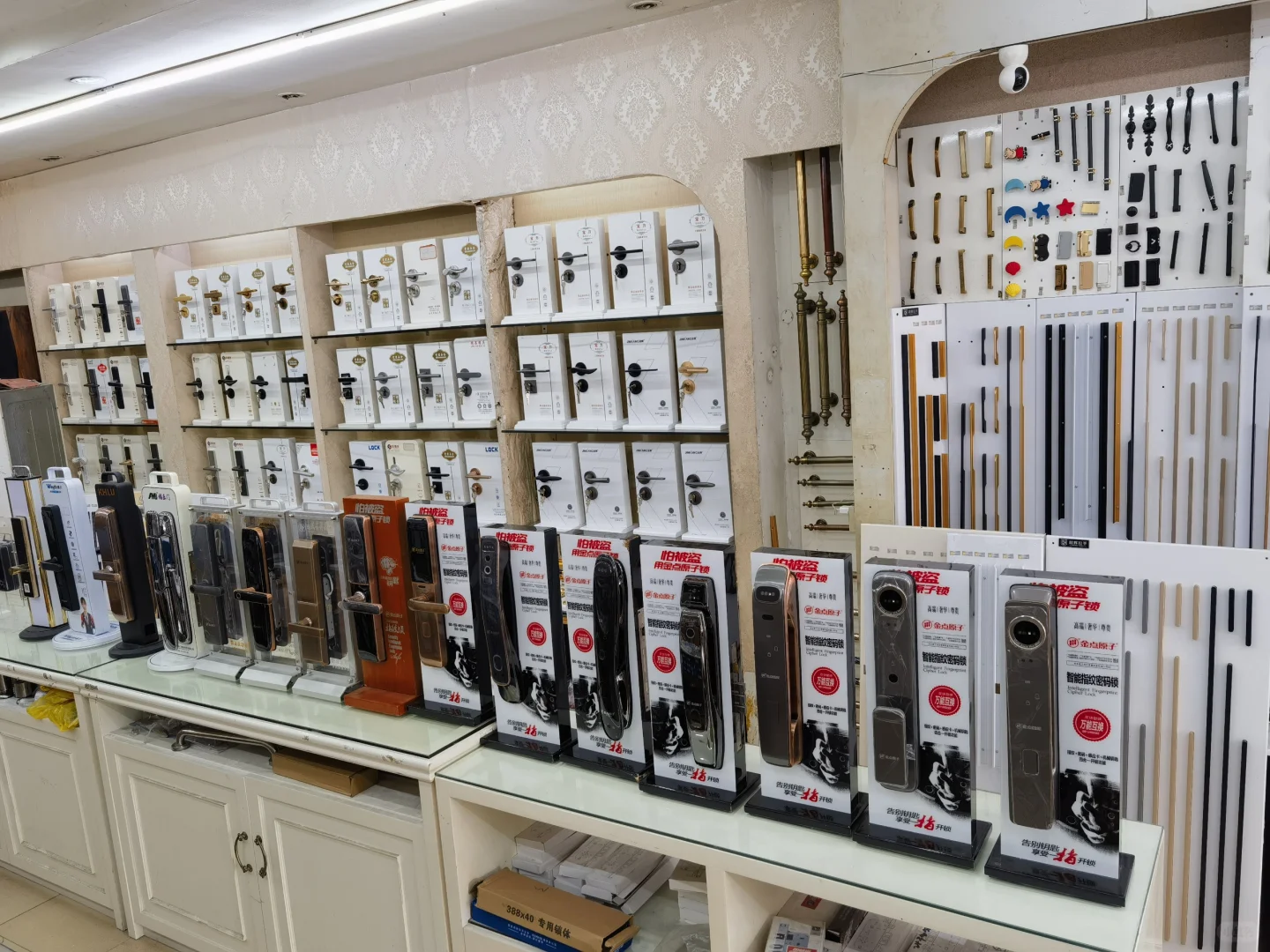 南宁快环建材市场智能锁、机械锁、五金批发