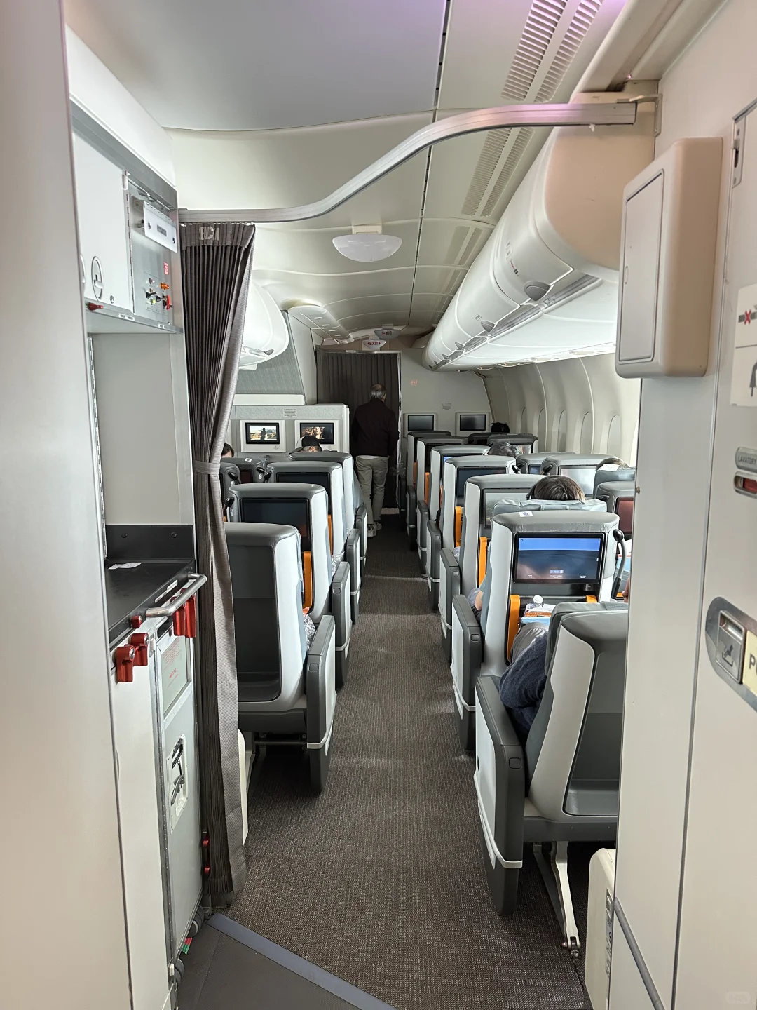 新航大胖A380初体验