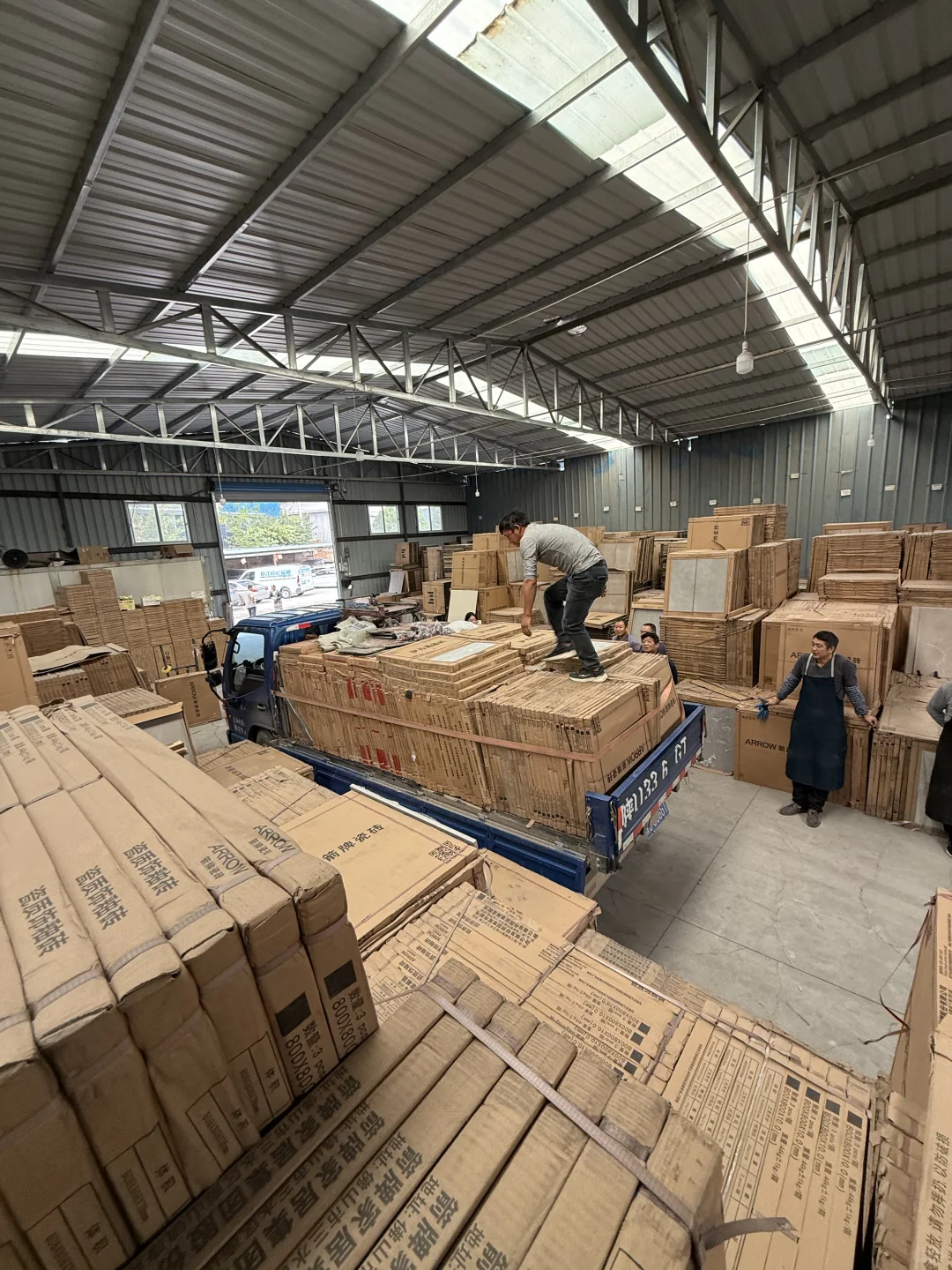 在瓷砖大仓库上班的第10086天