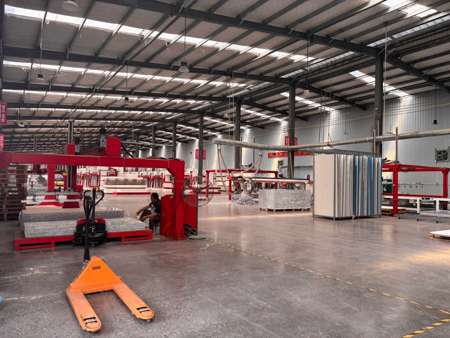 铝合金建材车间实拍