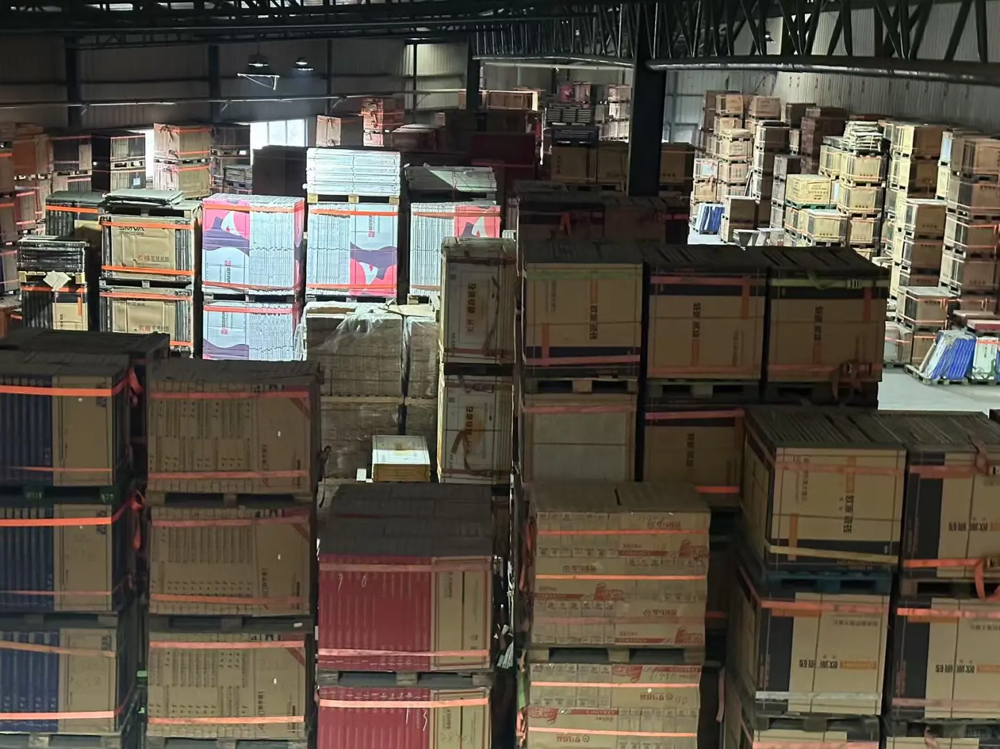 大型瓷砖仓库批发