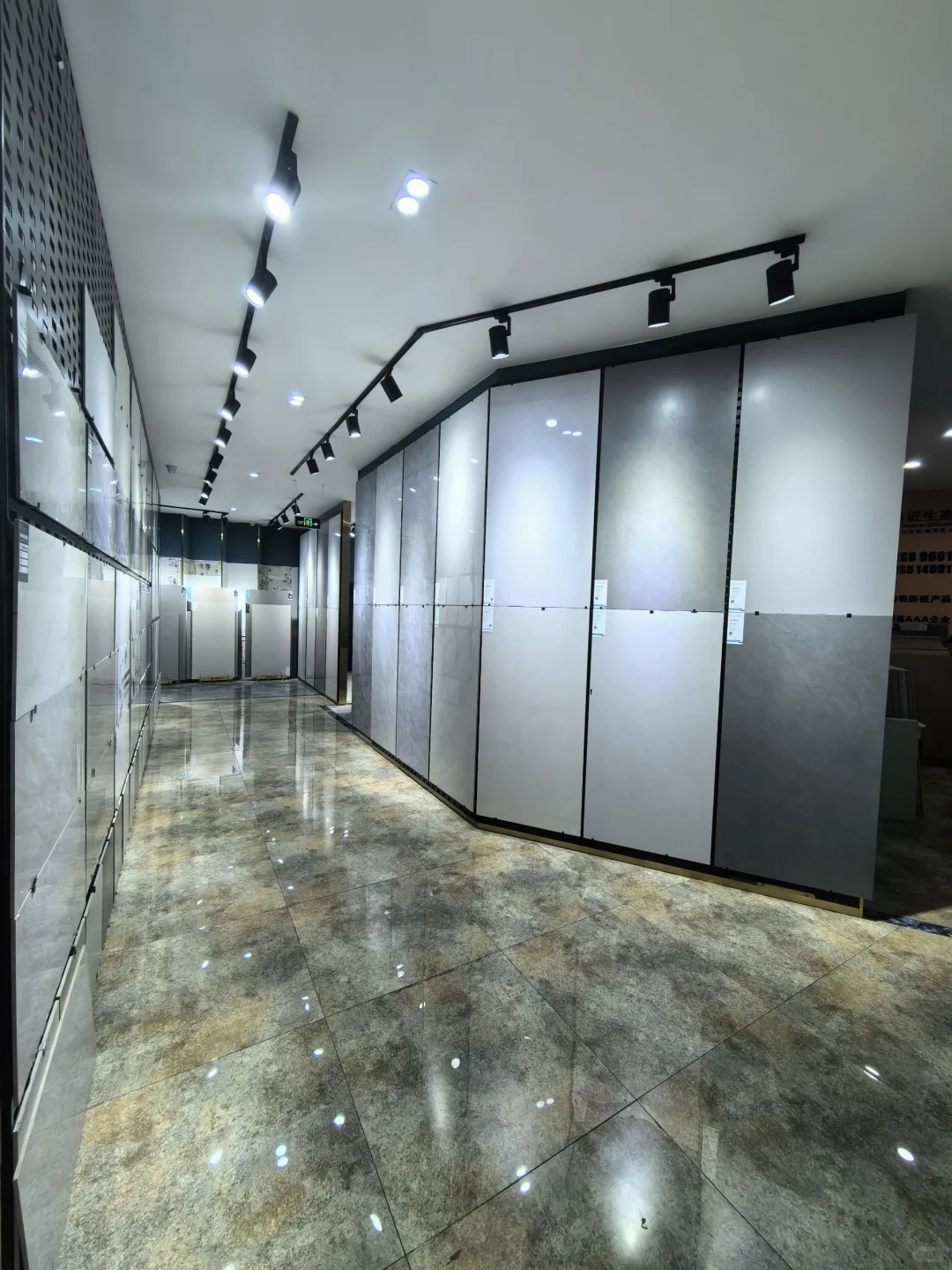 买瓷砖找我直接库房一站式采购?