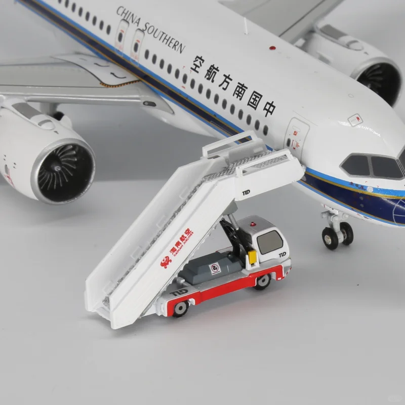 1:200 海南航空楼梯车