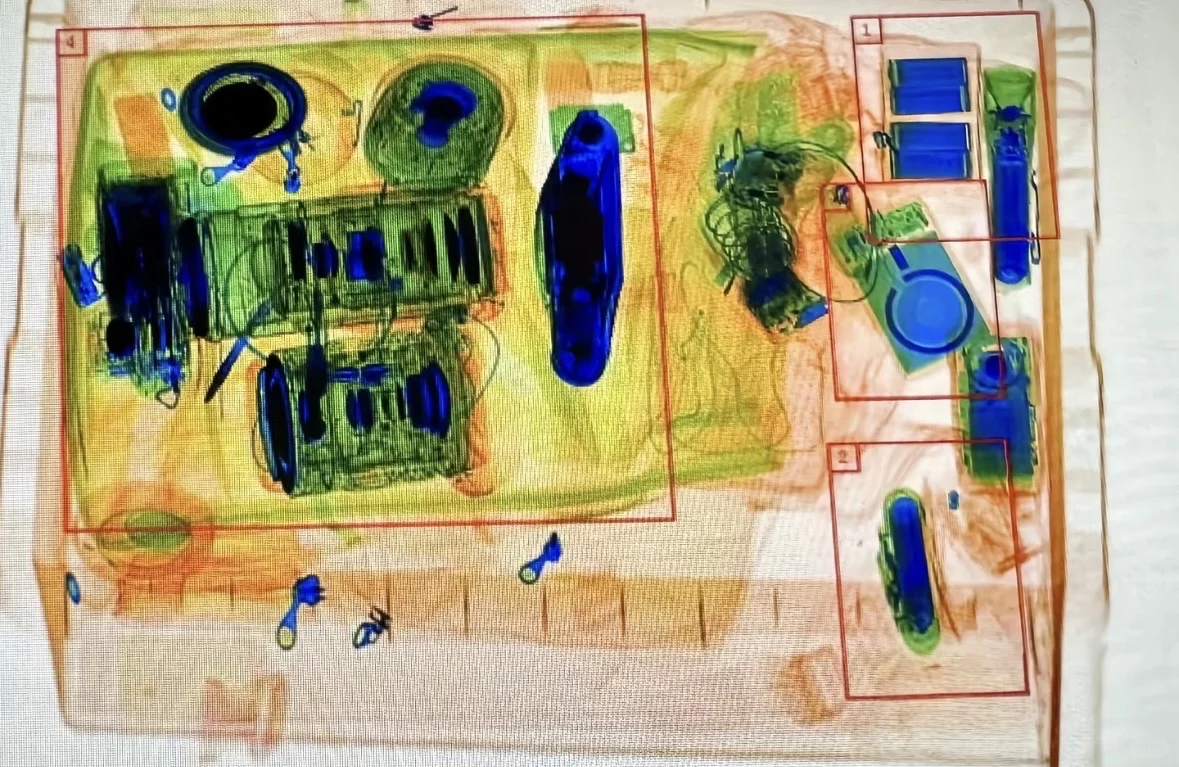 机场安检员的一天