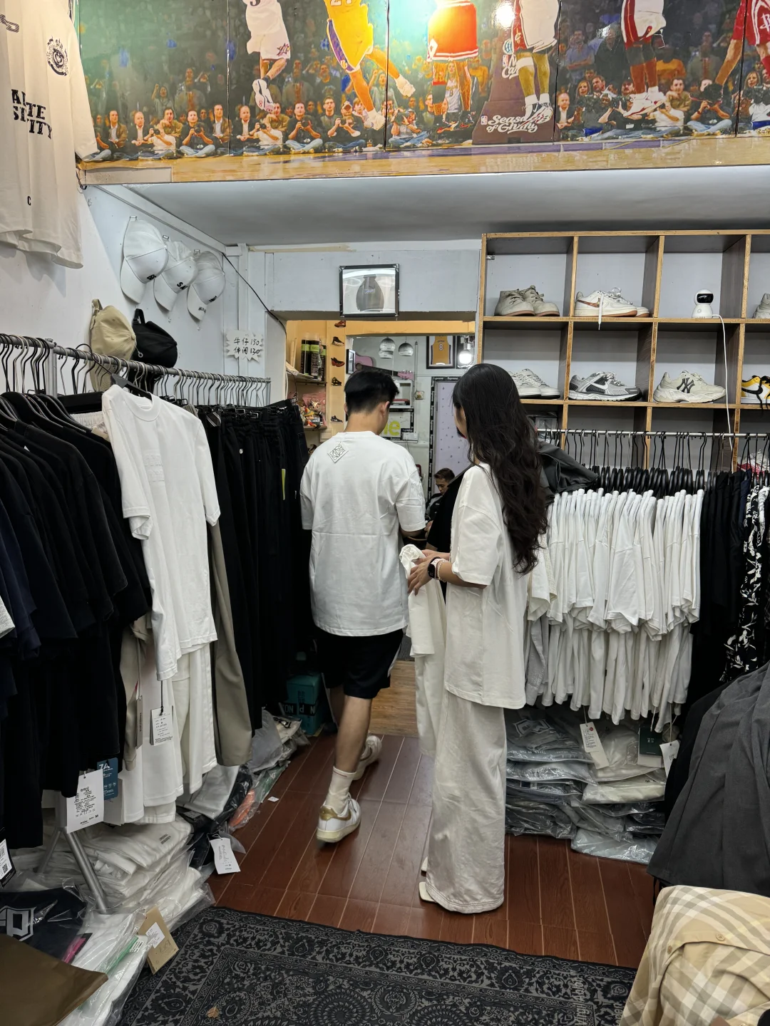 今年的服装实体店究竟怎么了？