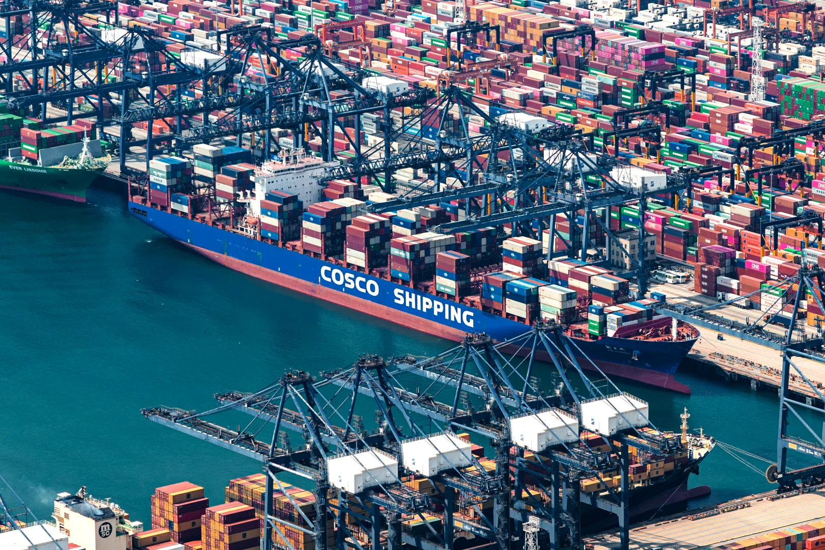 哇，大船是真的帅