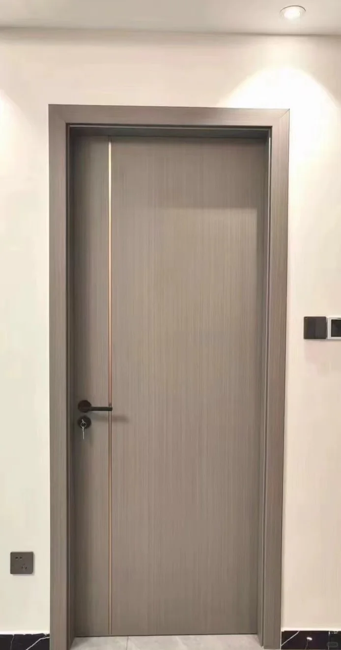 橡木实木烤漆门。白色黑色灰色奶油风