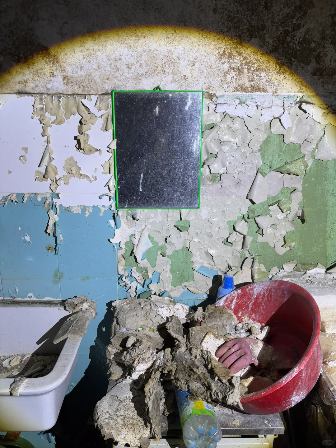 废弃医院里 最恐怖的竟然是。。。