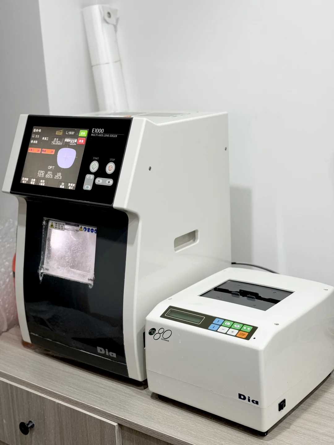 赚点钱全投资在设备上了，宁波眼镜店