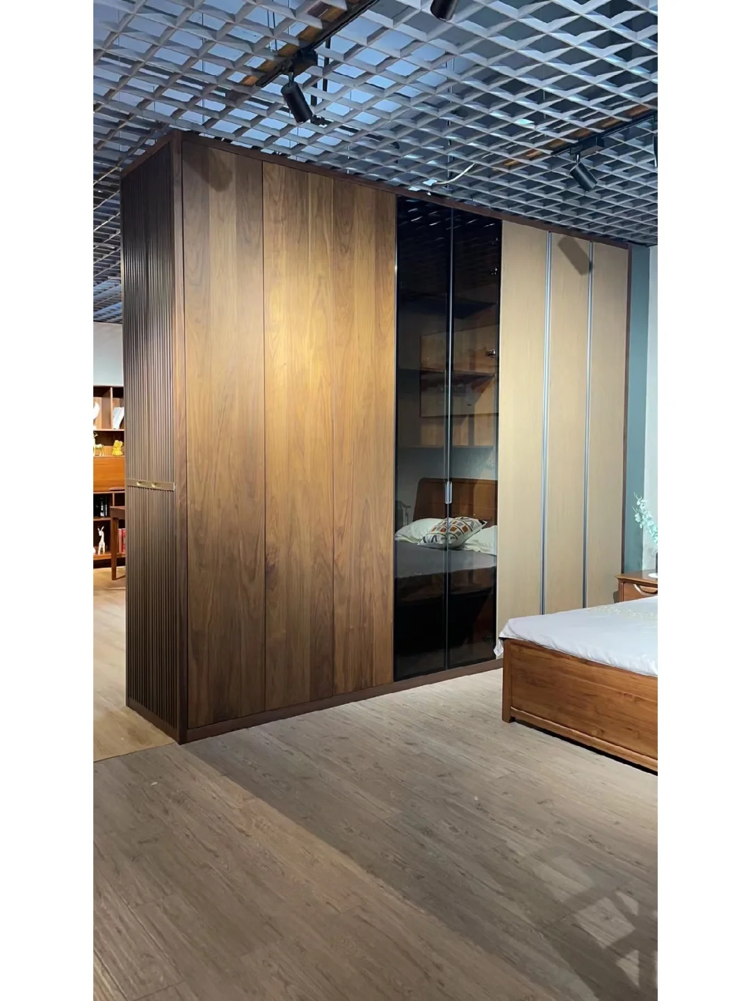 日常逛建材市场