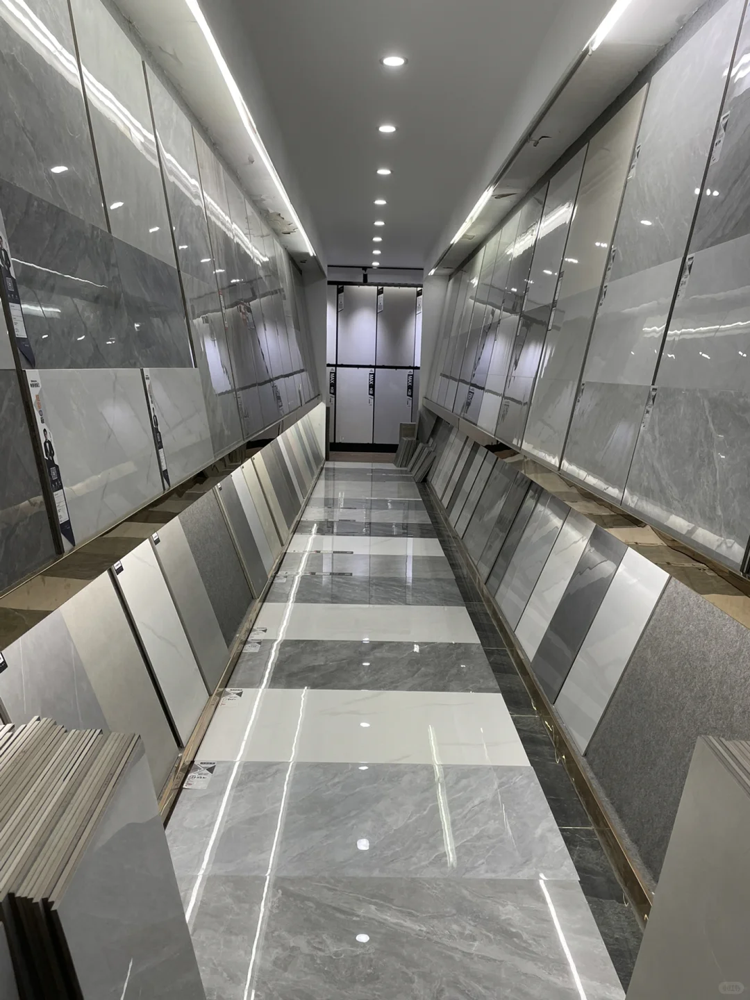 逛建材，瓷砖