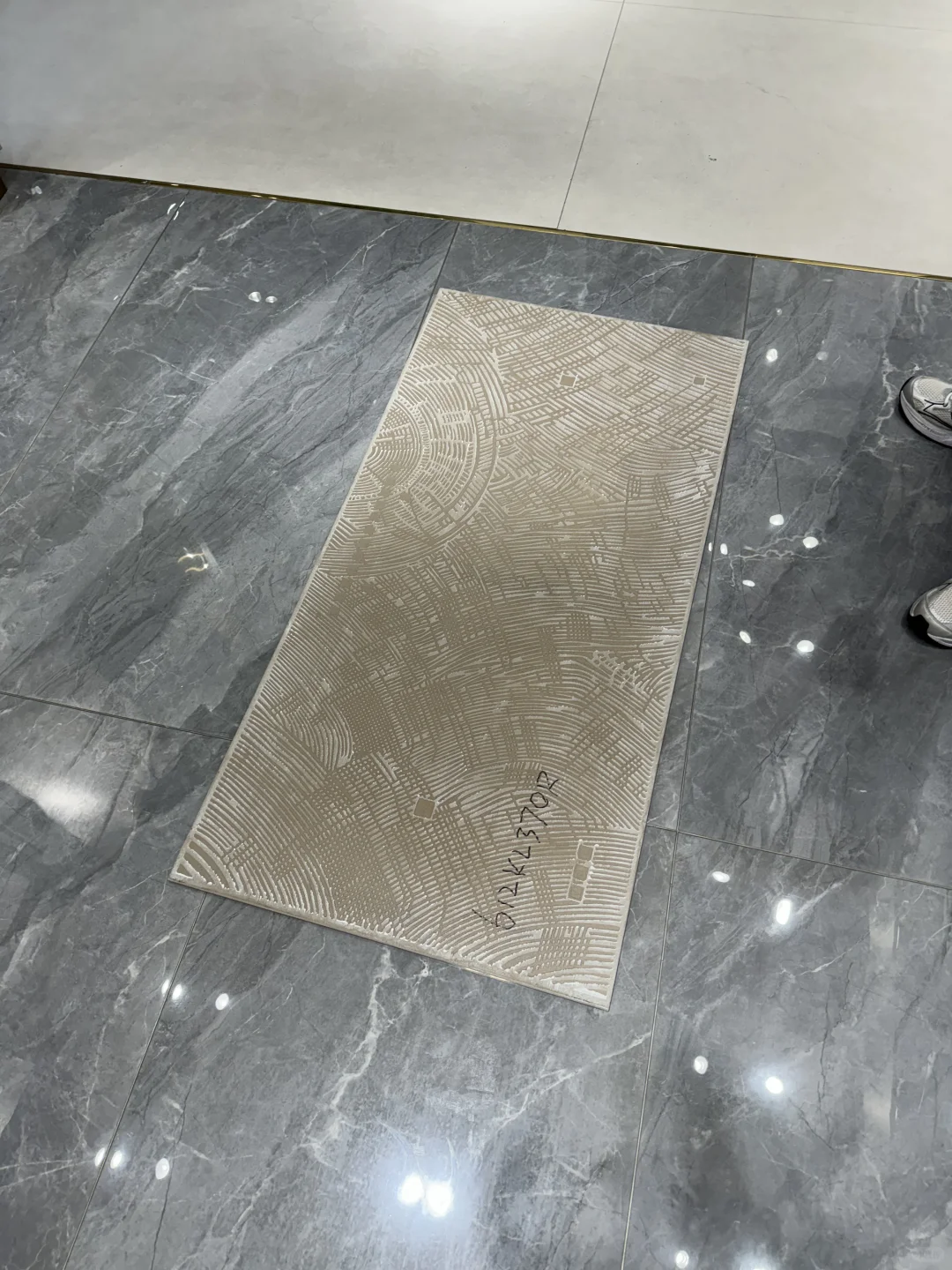 长沙建材市场看瓷砖要注意什么！！！