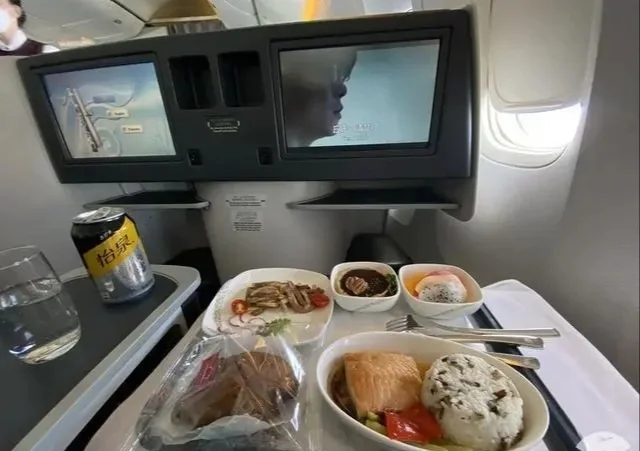 国航宽体体机商务舱