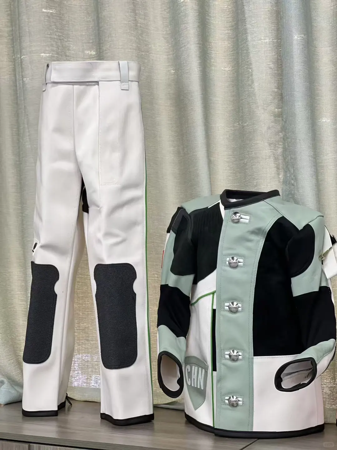 专业的技术加上专业的服装等于完美的成绩