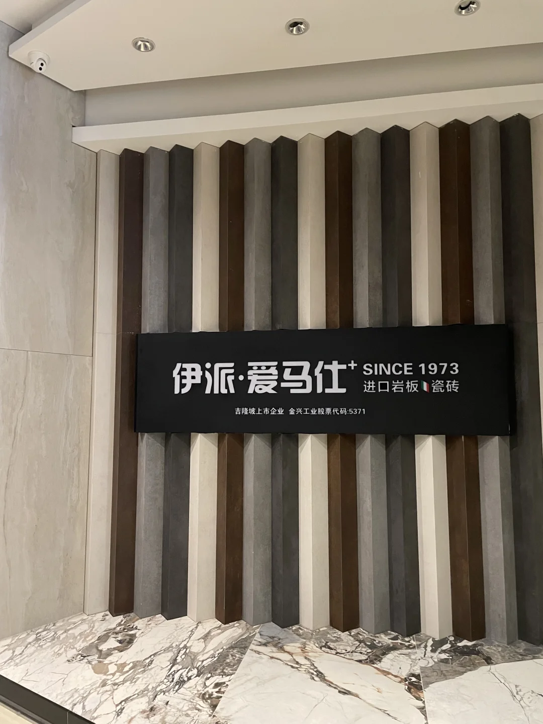 被这辆红色卡车治愈了卡车佬们