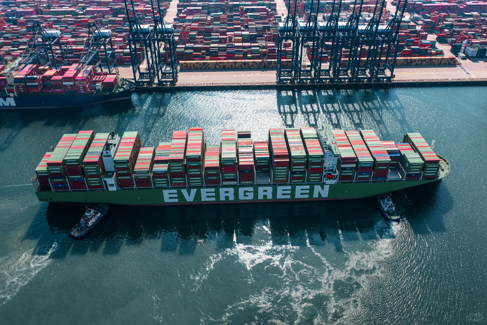 哇，大船是真的帅