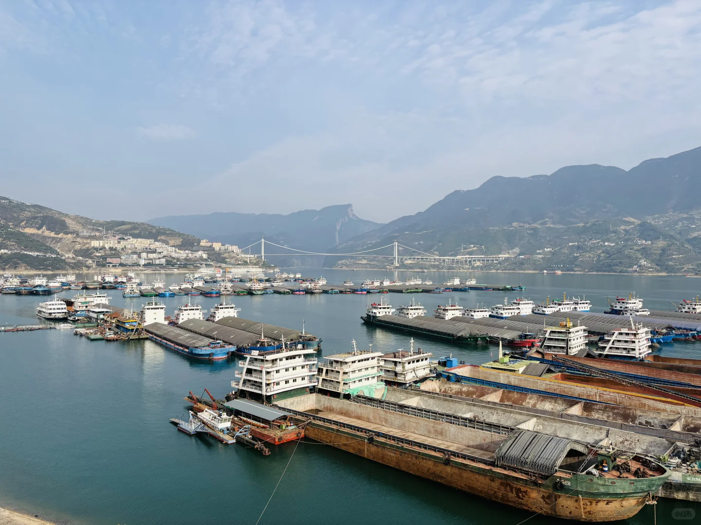 百舸争流 逸兴遄飞 奉节货轮锚地