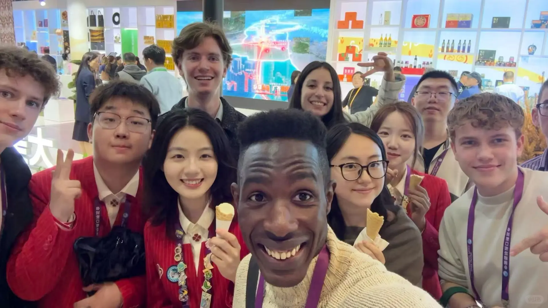 上外大四｜迟到的进博回忆录?